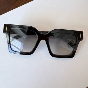 Elegant Black Sunglasses